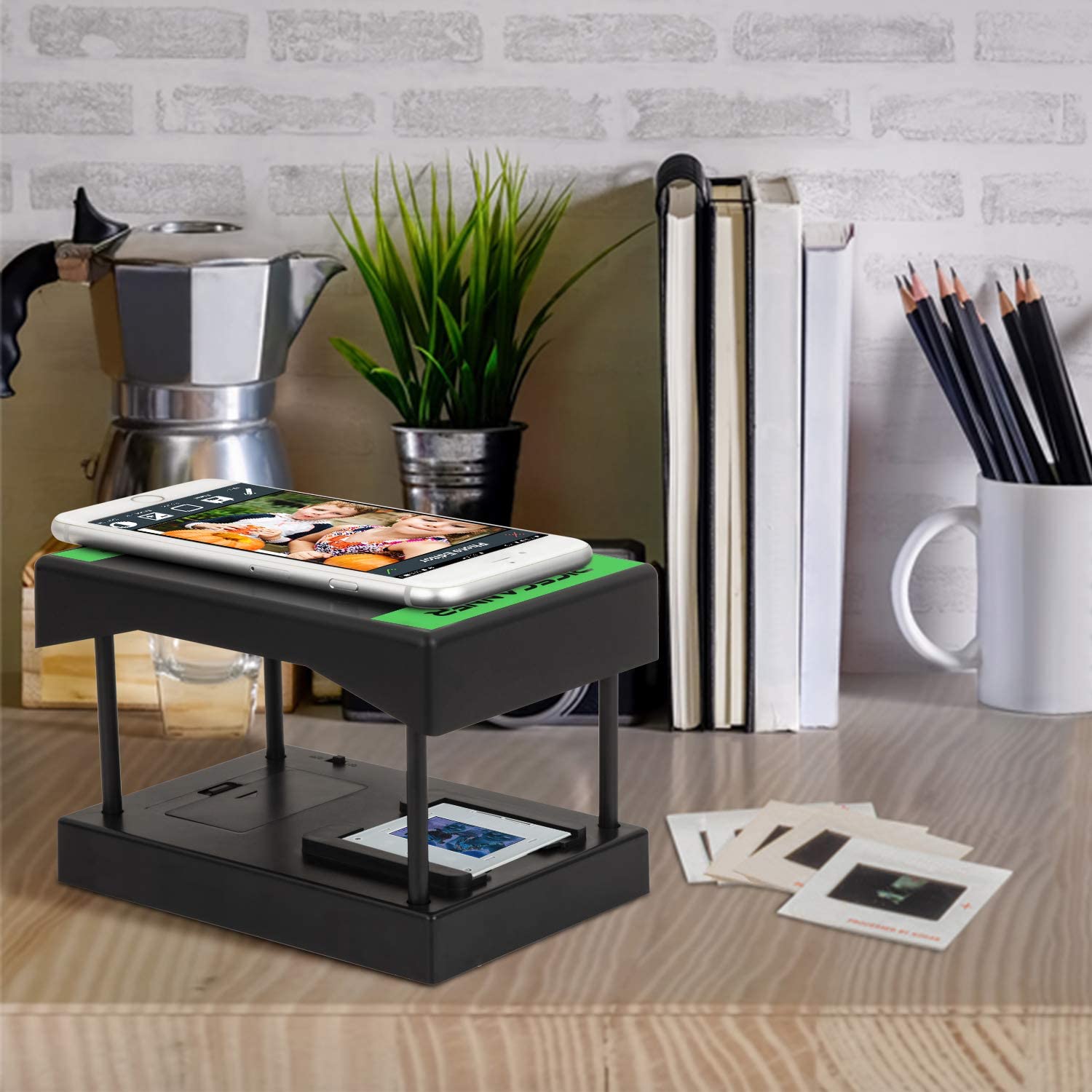 Mobile Film and Slide Scanner Converts 35mm Slides & Negatives into Digital Photos with Your Smartphone Camera(Black)